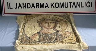 İzmir'de 2 Bin Yıllık Mozaik Ele geçirildi
