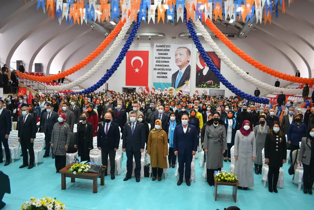 AK Parti Aydın Kadın Kolları Başkanlığına yeniden Göğde seçildi