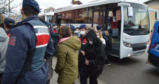 Afyonkarahisar'da organize suç örgütü göz altına alınan 33 kişi adliyeye sevk edildi