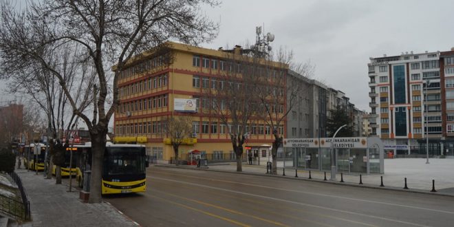 Afyonkarahisar'da sokak kısıtlamasıyla boş kalan cadde ve sokaklar