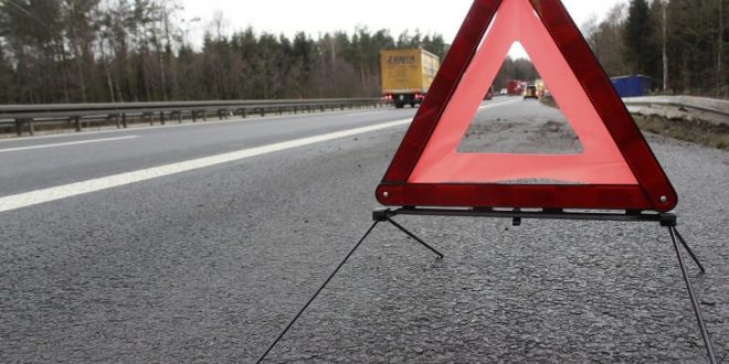 Afyonkarahisar'da tır ile otomobil çarpıştı 1 ölü, 1 yaralı