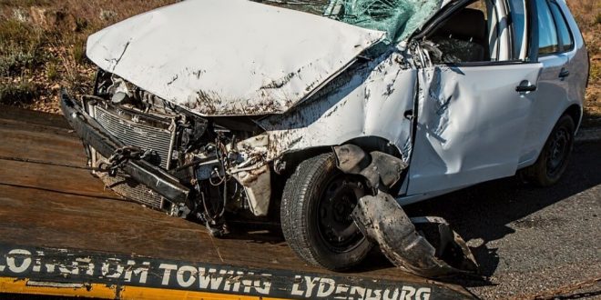 Aydın'da otomobil devrildi 3 yaralı