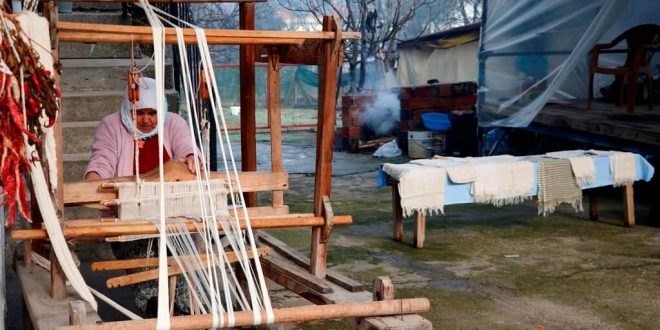 Fethiye'nin Üzümlü dastarı dokuması tescillendi