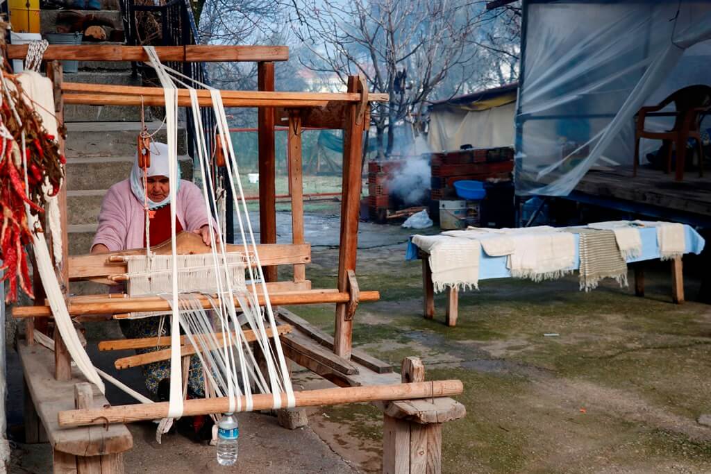 Fethiye'nin Üzümlü dastarı dokuması tescillendi