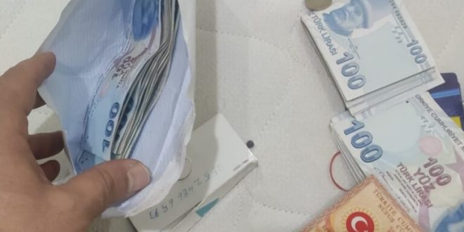 İzmir'de FETÖ'nün hücre evlerine yönelik operasyonda 35 şüpheli yakalandı