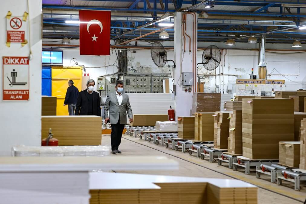 İzmir'de çıraklıktan 18 ülkeye mobilya ihracat başarısını yakaladı