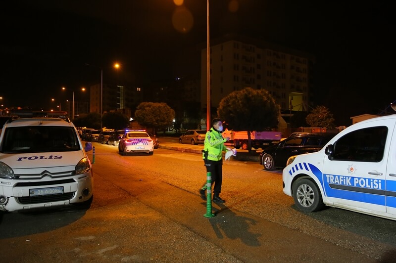 İzmir'de kısıtlamayı ihlal edin 3 kişi yakalandı