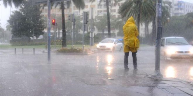 İzmir'de şiddetli sağanak ve dolu etkisi