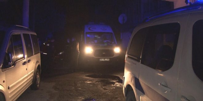 İzmir'de sobadan sızan gazdan zehirlenen çift tedavi altına alındı