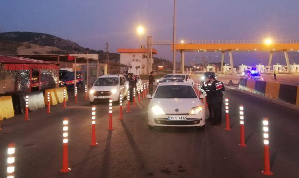 İzmir'deki huzur uygulamasında aranan 39 şüpheli yakalandı