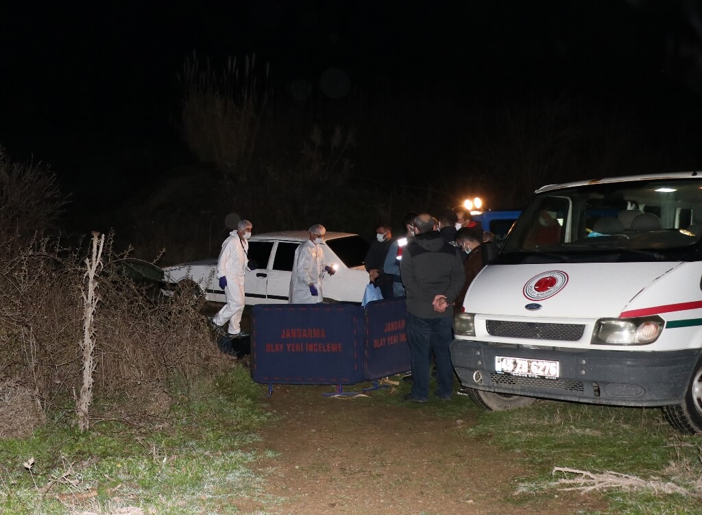 Manisa'da tarla yolunda 4 gencin cesetleri bulundu