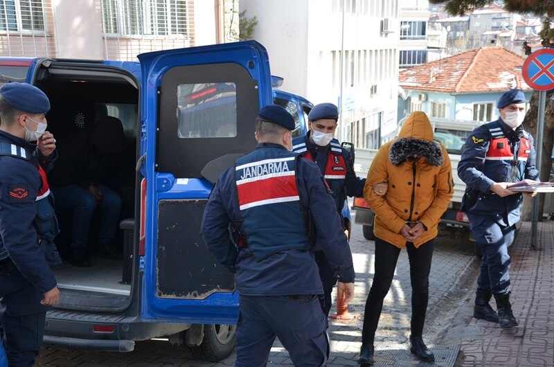 Manisa'da trafo ve kablo çaldığı ileri sürülen 4 kişi yakalandı