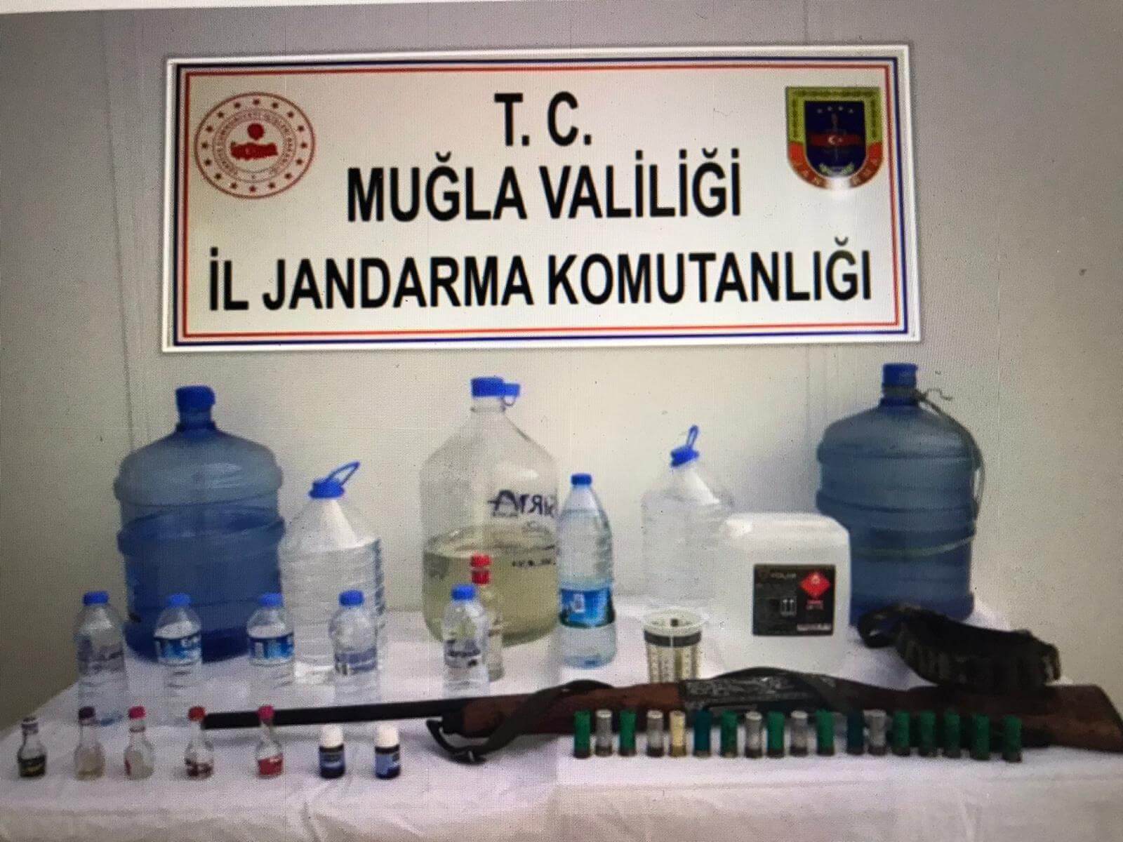 Muğla'da 2 şüpheli kaçak içki ve uyuşturucu iddiasıyla yakalandı