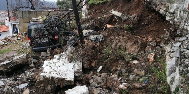 Muğla'da sağanak nedeniyle tarım arazileri su altında kaldı