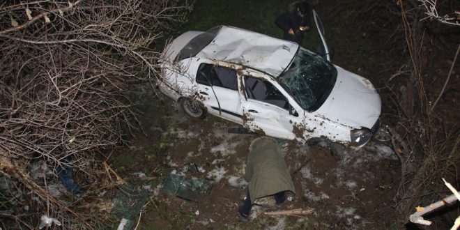 Uşak'ta devrilen otomobilin sürücüsü yaralandı
