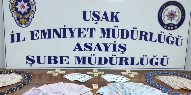 Uşak'ta kumar oynayan 22 kişiye para cezası