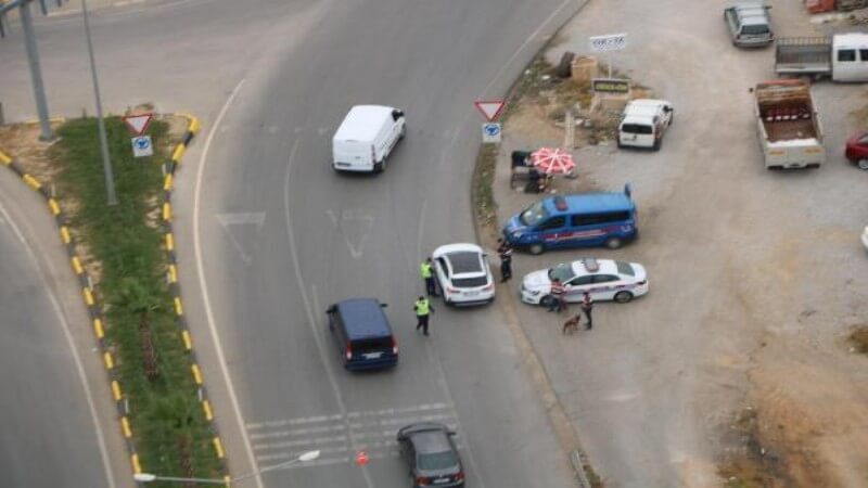 İzmir'de Havadan Trafik Denetimi 25 Sürücüye Ceza Kesildi