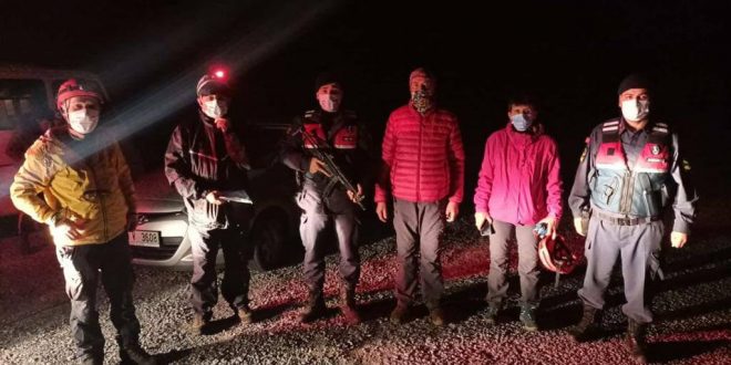 Aydın'da dağda yollarını kaybeden 2 kişiyi jandarma buldu