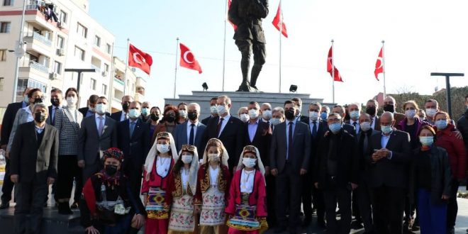 CHP Sözcüsü Faik Öztrak, Manisa'da Balkan göçmenleriyle buluştu