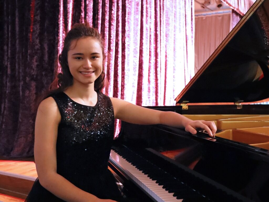 Genç piyanist Nehir Özzengin, tam puanla Karlsruhe Müzik Üniversitesine kabul edildi