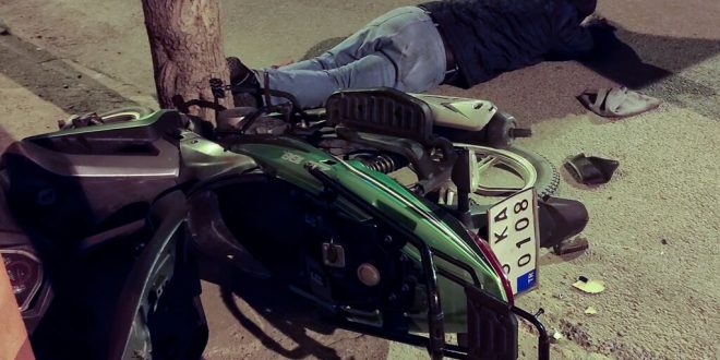 Manisa'da otomobil motosikletle çarpıştı: 1 yaralı