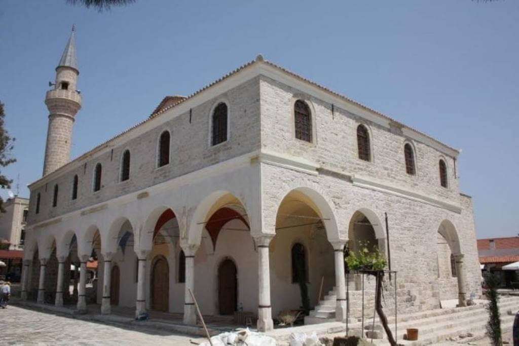 Alaçatı Hacı Memiş Ağa Camii