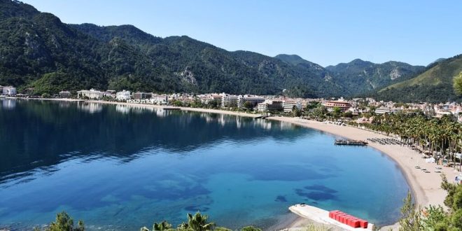 Dünyaca ünlü turizm merkezlerine sahip Muğla'da "tam kapanma"nın ilk gününde sessizlik hakim