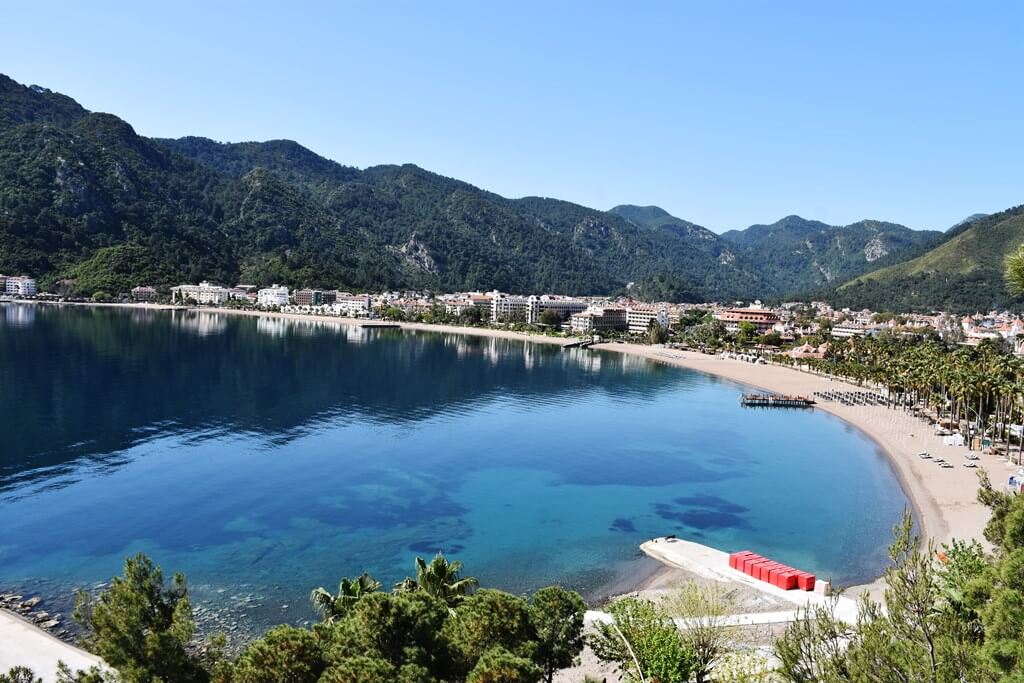 Dünyaca ünlü turizm merkezlerine sahip Muğla'da "tam kapanma"nın ilk gününde sessizlik hakim