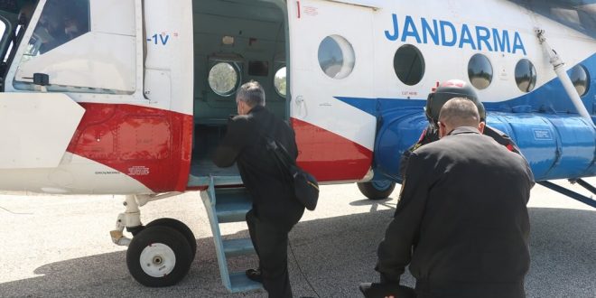 Jandarma Denizli'de havadan helikopterle trafik denetimi yaptı
