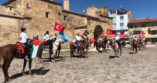 Afyonkarahisar'da atlı sporcular, İsrail'in Filistinlilere yönelik saldırılarını protesto etti