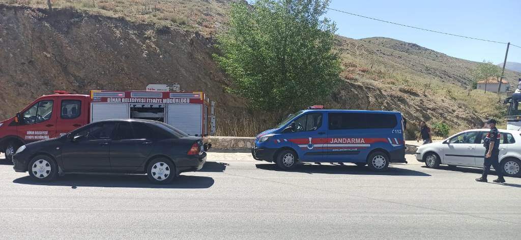 Afyonkarahisar'da tır ile hafif ticari araç çarpıştı: 1 ölü