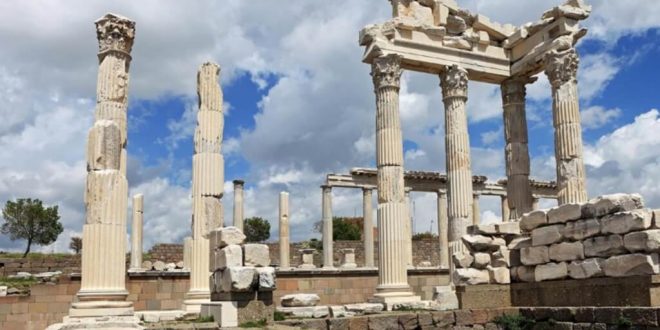 Bergama Antik Kenti'ndeki 1800 yıllık yaşam dünyaya tanıtıldı