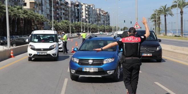 "Denetim, aşılama ve filyasyon" İzmir'deki Kovid-19 vakalarının azalmasında etkili oldu