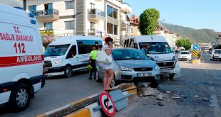 Fethiye'de otomobil ile minibüs çarpıştı bilanço 7 yaralı