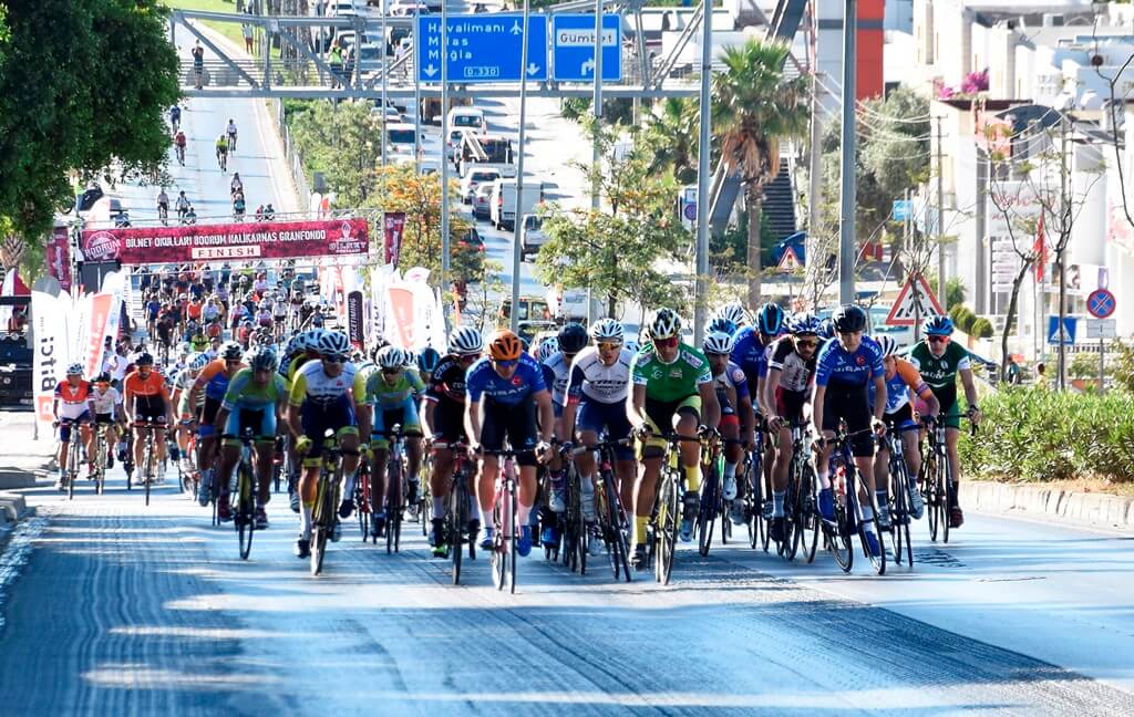 Halikarnas Gran Fondo Uluslararası Yol Yarışı Bodrum'da başladı