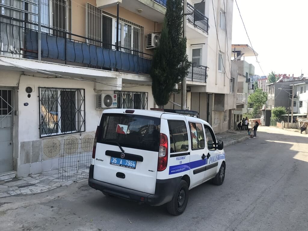 İzmir Karabağlar'da 4. kattaki çocuk