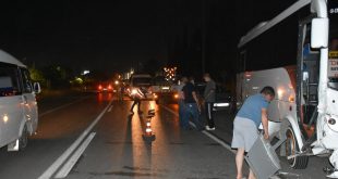 İzmir Kemalpaşa'da trafik kazasında aynı aileden 4 kişi yaralandı