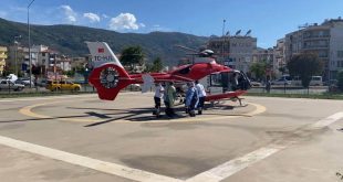 İzmir'de, ambulans helikopter kalp krizi geçiren hasta için havalandı