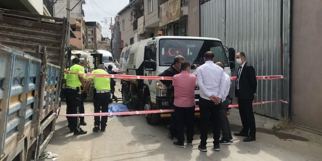 İzmir'de çöp kamyonunun çarptığı 83 yaşındaki kişi hayatını kaybetti