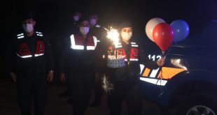 Kütahya'da jandarmadan Şırnak'ta görevli uzman çavuşun oğluna doğum günü sürprizi