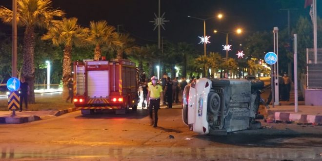 Manisa'da iki otomobilin çarpışması sonucu 1 kişi öldü, 2 kişi yaralandı