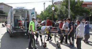 Manisa'da otomobille çarpışan motosikletin sürücüsü yaralandı