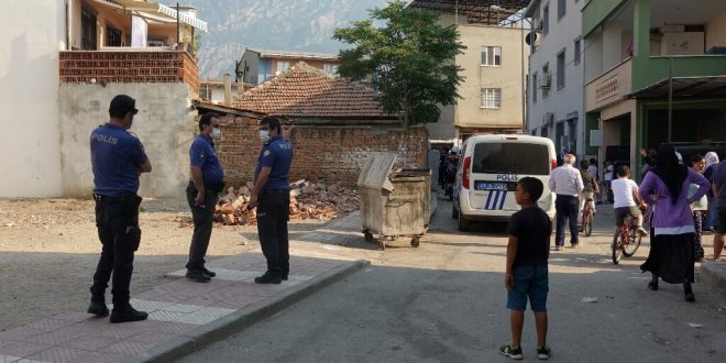 Manisa'da silahlı "moloz dökme kavgasında" iki şüpheli gözaltına alındı