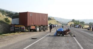 Manisa'da tırla çarpışan motosikletin sürücüsü öldü