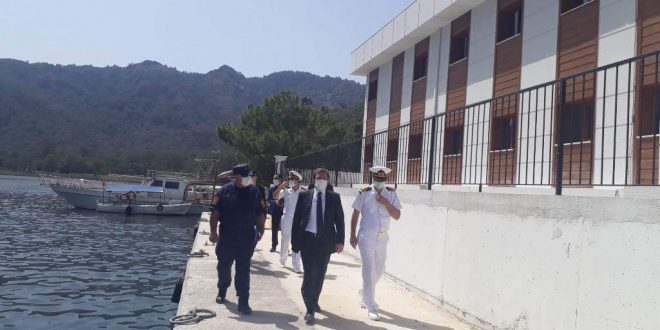 Muğla Valisi Orhan Tavlı, inşaatı süren sahil güvenlik karakolunda incelemelerde bulundu