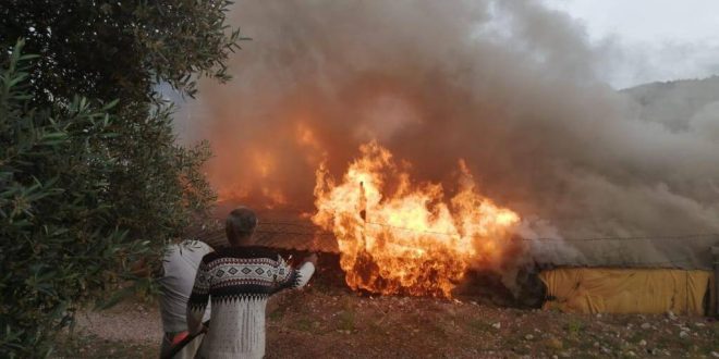 Muğla'da Ahşap ev yangından sonra kullanılamaz hale geldi