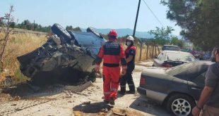 Muğla'nın Milas ilçesinde iki otomobilin çarpışması sonucu 4 kişi yaralandı