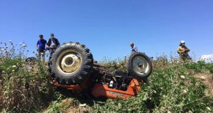 Tire İlçesinde devrilen traktörün sürücüsü yaralandı