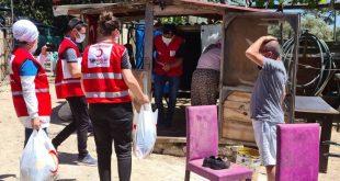 Türk Kızılay Muğla'da evi yanan aileye yardımda bulundu