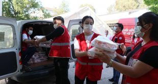 Türk Kızılay'ı Ramazanda 2 Bin kişiye iftar yemeği dağıttı